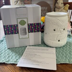NEW in BOX Scentsy “Jungle Canopy” Electric Wax Warmer
